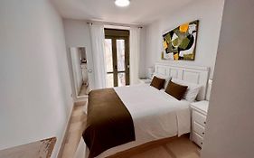 1D Brand New Apartment Downtown Sevilla, Azofaifo Street